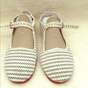 Urban Outfitters Mary Jane Style flats NWOT